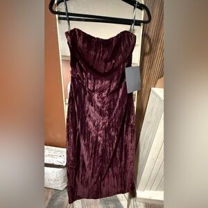 Lulu's Strapless Velvet Dress in Rich Burgundy
